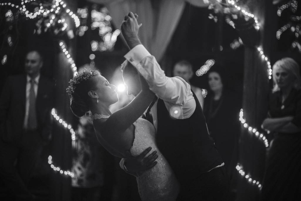 bride and groom dancing 